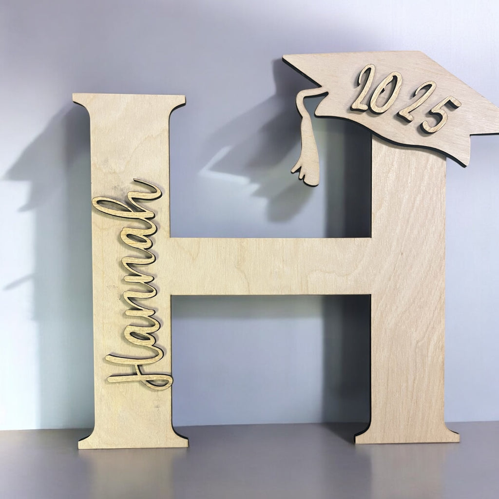 Single Letter Personalized 2025 Graduate Sign